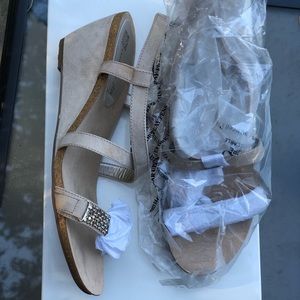 Anne Klein Akjasia Sandal (Size 8M)